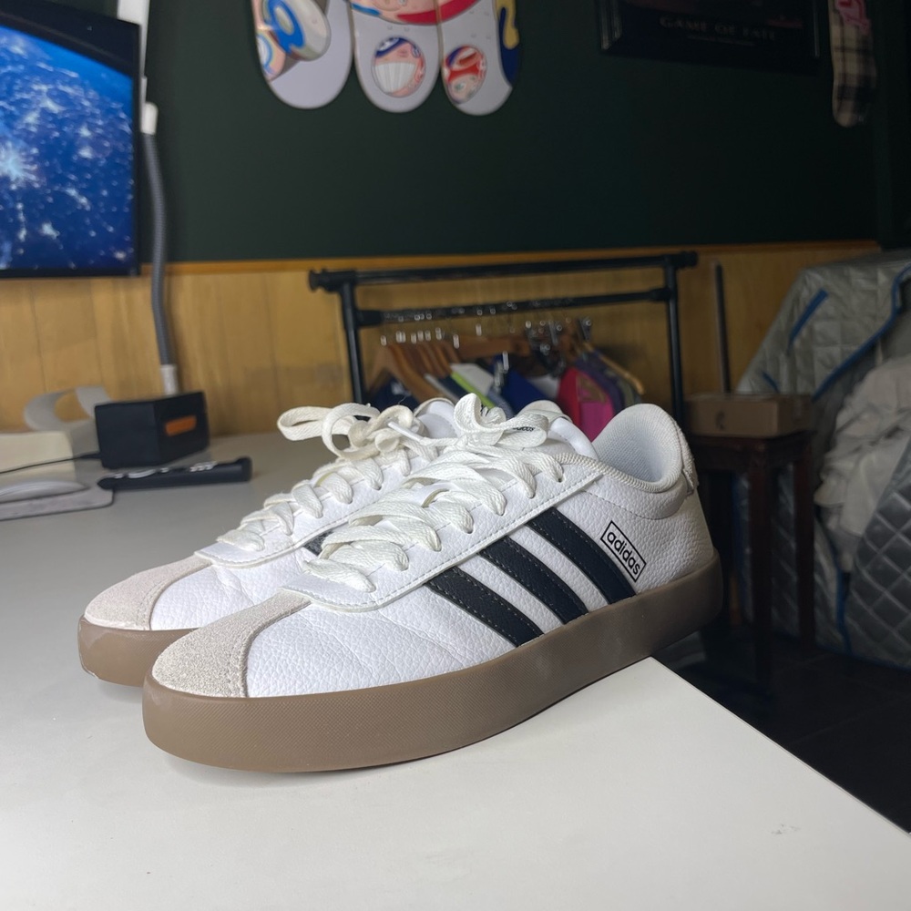 Adidas VL Court 3.0 sneakers Cloud White Core Black stripes gum sole size 7 2023